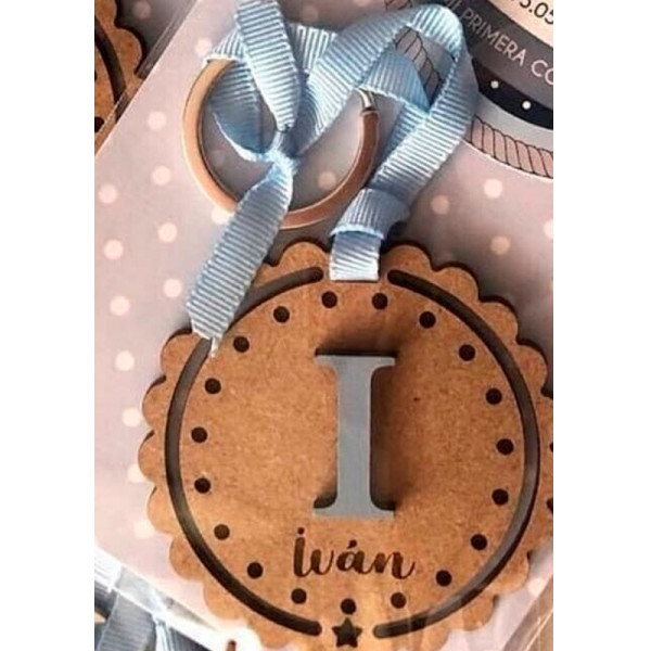 Llaveros de madera con inicial