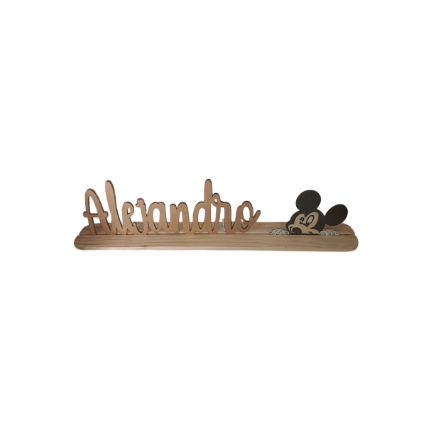 nombre fantasía en madera
